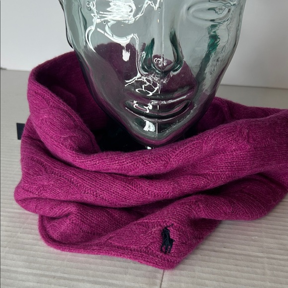 Ralph Lauren Fuchsia Cashmere Blend Neck Warmer - Picture 1 of 3